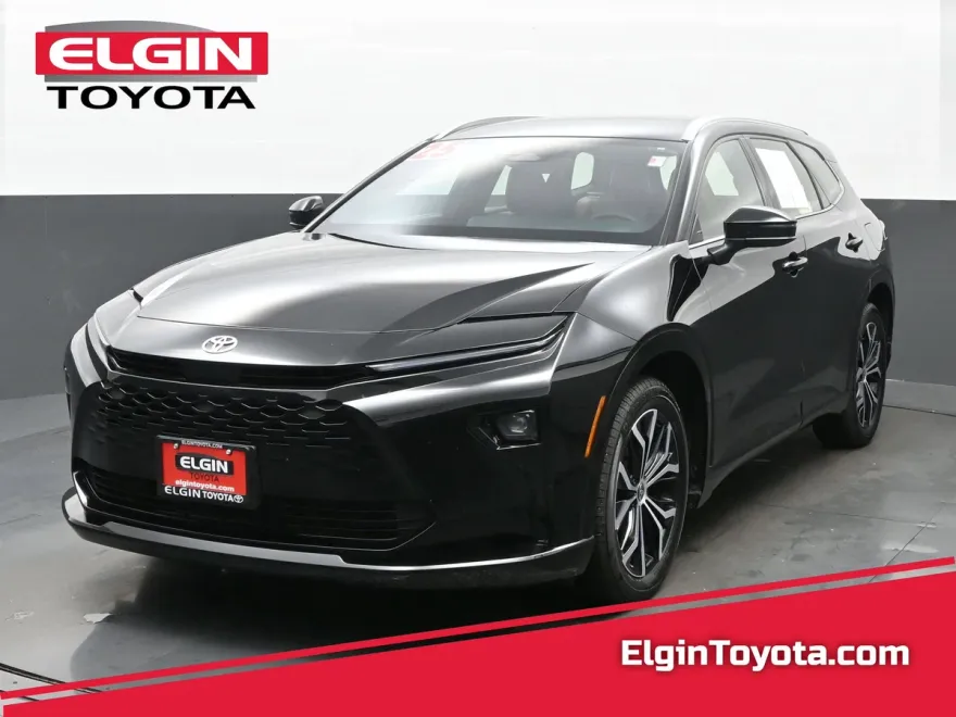 2025 Toyota Crown Signia XLE photo 1