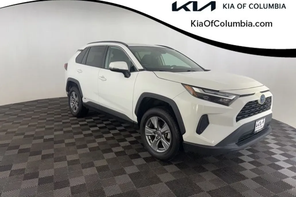 2022 Toyota RAV4 Hybrid XLE photo 1