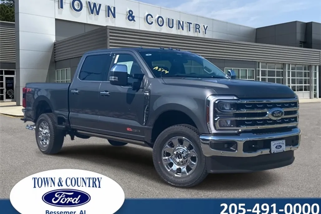 2025 Ford F-350 Lariat photo 1