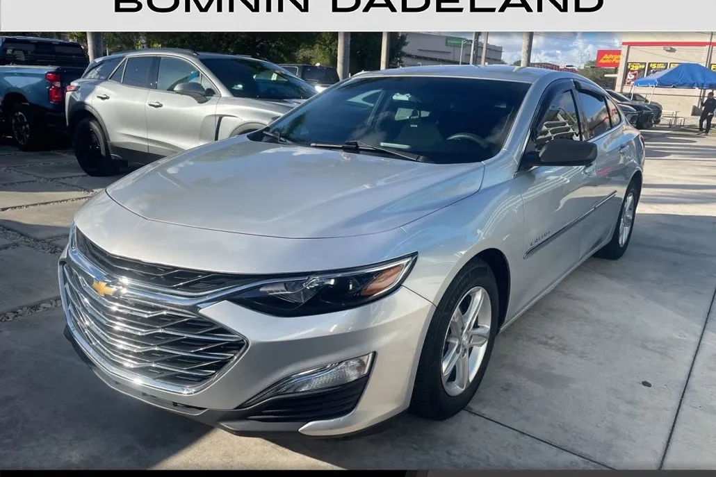 2019 Chevrolet Malibu LS photo 1