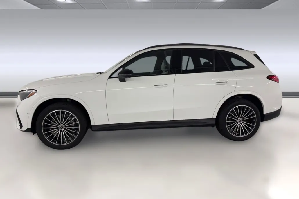 2026 Mercedes Benz GLC 300 photo 1