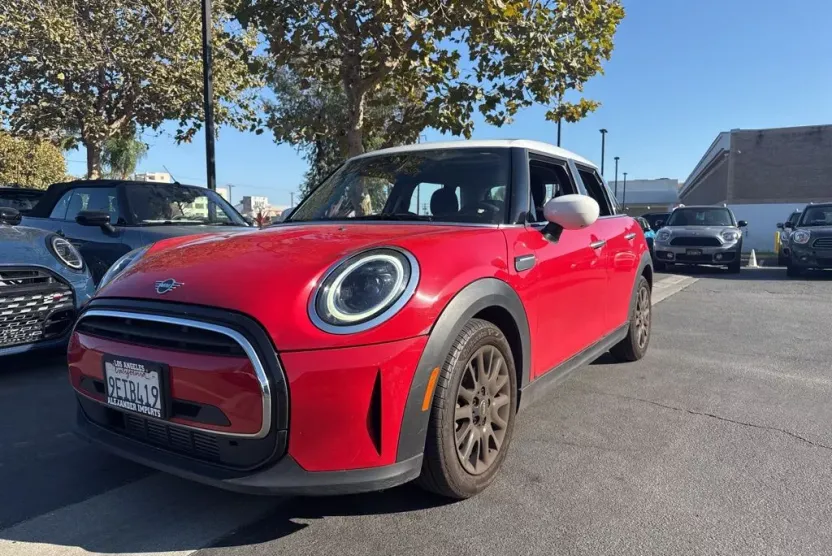 2023 Mini Cooper Signature photo 1
