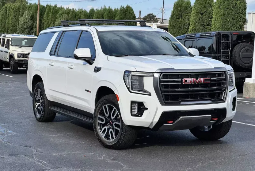 2023 Gmc Yukon XL AT4 photo 1