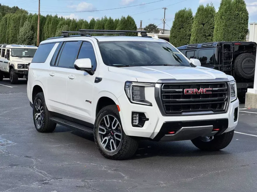 2023 Gmc Yukon XL AT4 photo 1