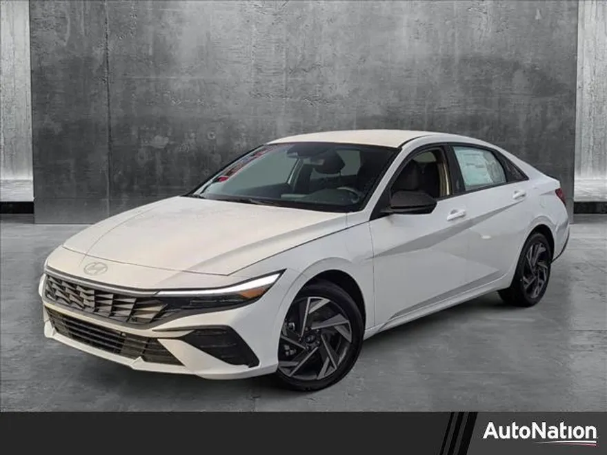 2025 Hyundai Elantra SEL Sport photo 1