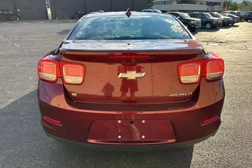 2015 Chevrolet Malibu 1LT photo 1