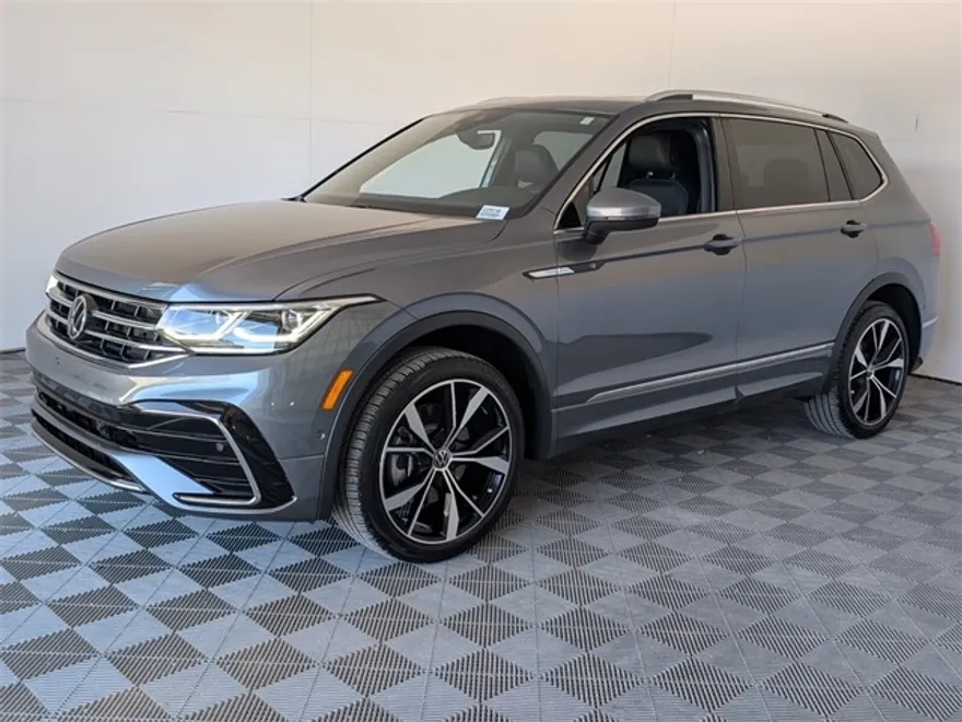 2022 Volkswagen Tiguan SEL Premium R-Line photo 1