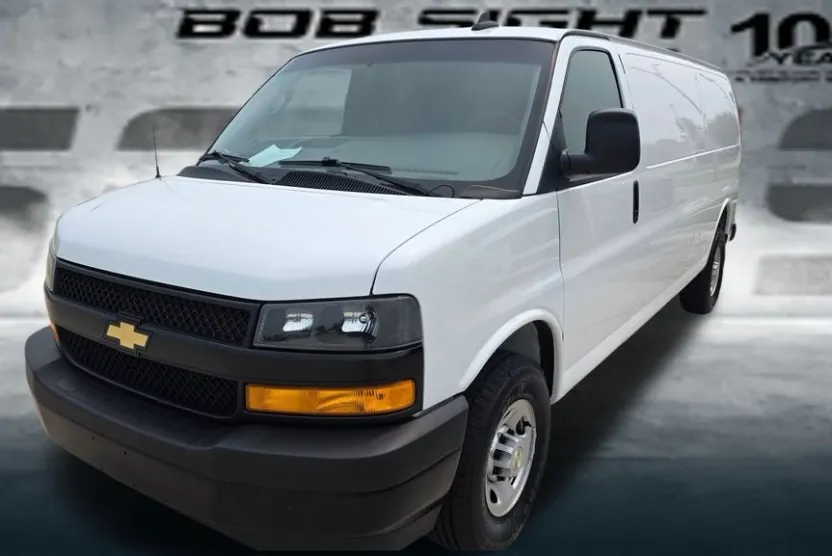 2023 Chevrolet Express 2500 photo 1