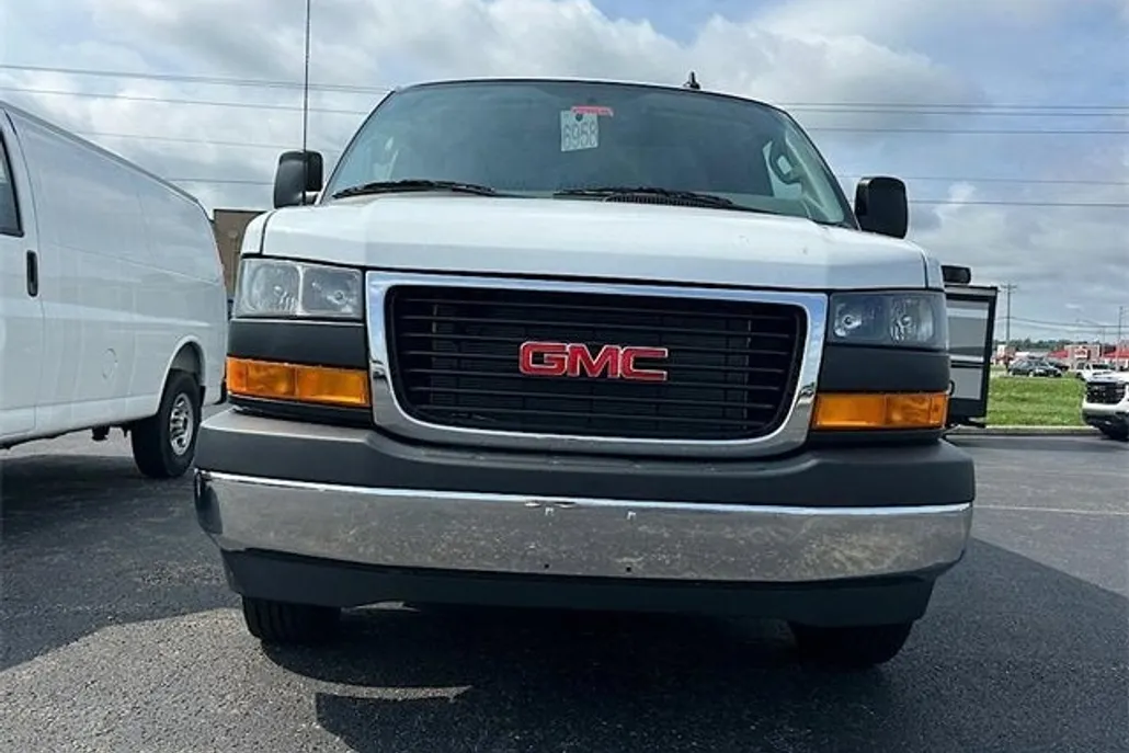 2025 Gmc Savana Cargo 2500 photo 1