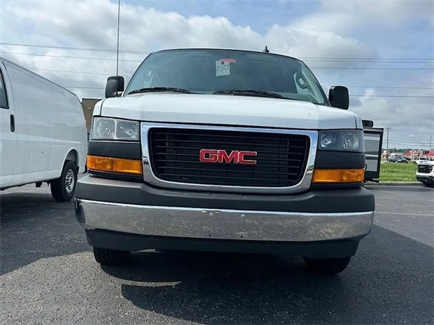 2025 Gmc Savana Cargo 2500 photo 1