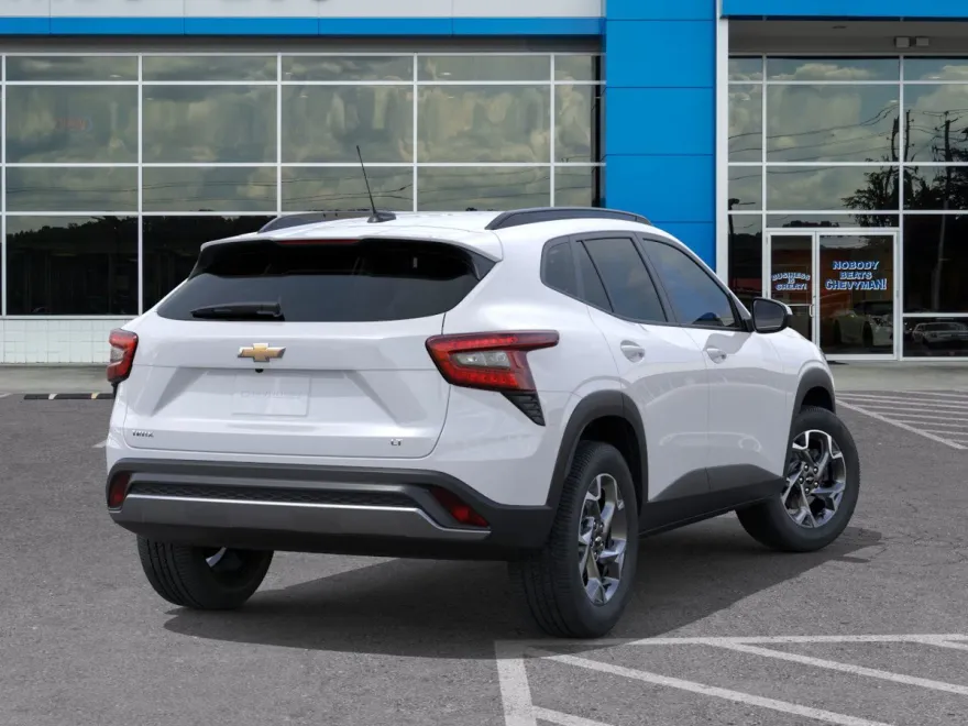 2025 Chevrolet Trax LT photo 1