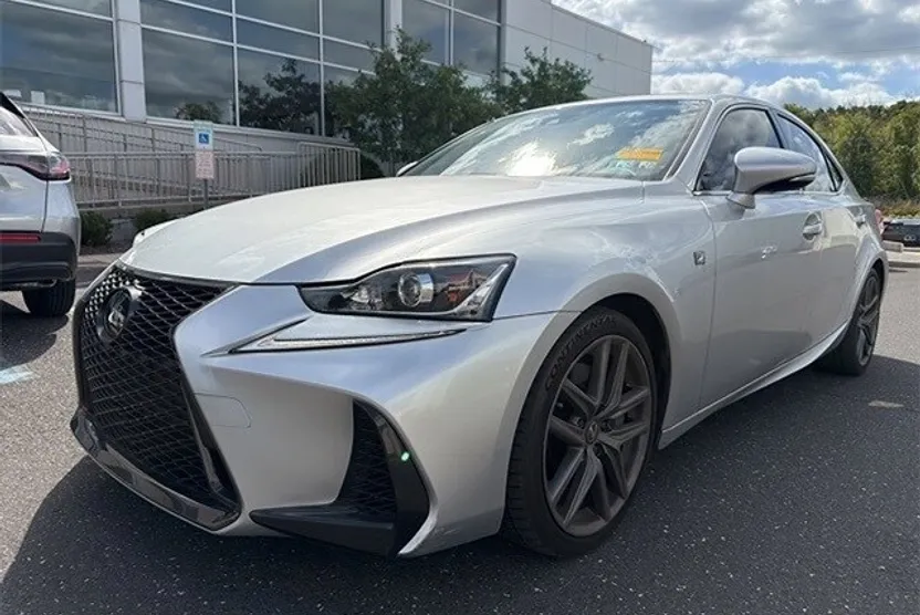 2019 Lexus IS 300 photo 1
