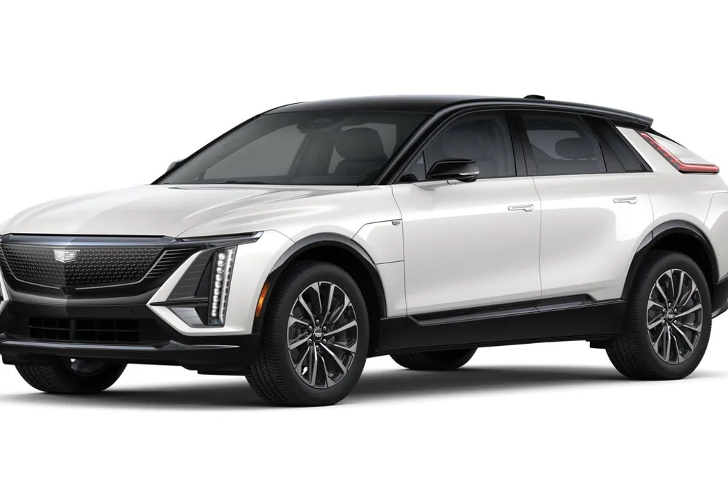 2025 Cadillac Lyriq Sport photo 1