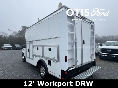 2026 Ford E-350 Base photo 4