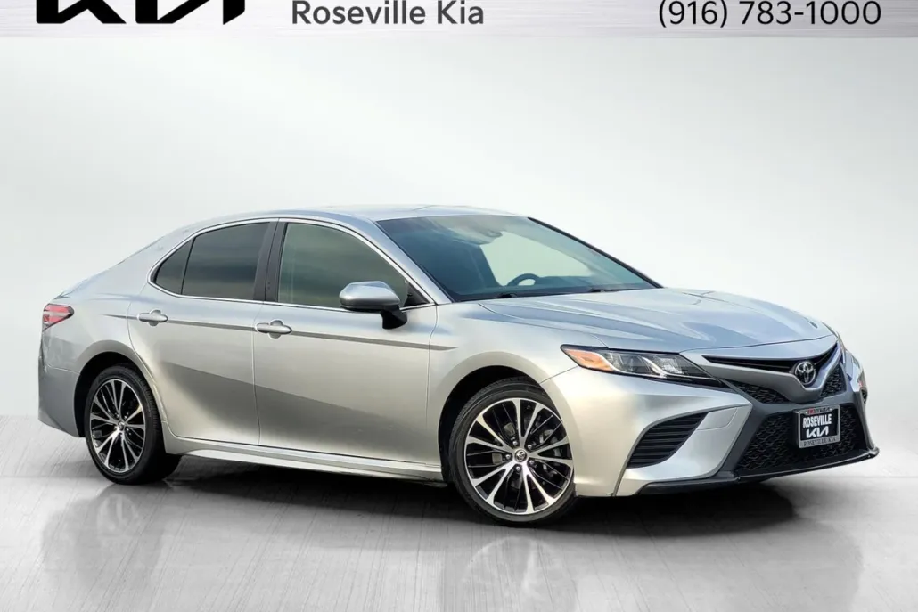 2018 Toyota Camry L photo 1