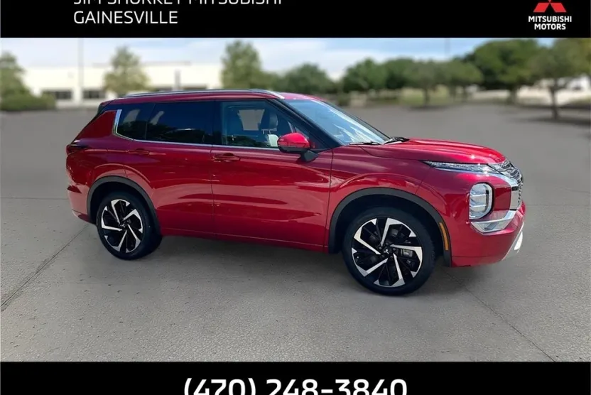 2024 Mitsubishi Outlander SEL photo 1