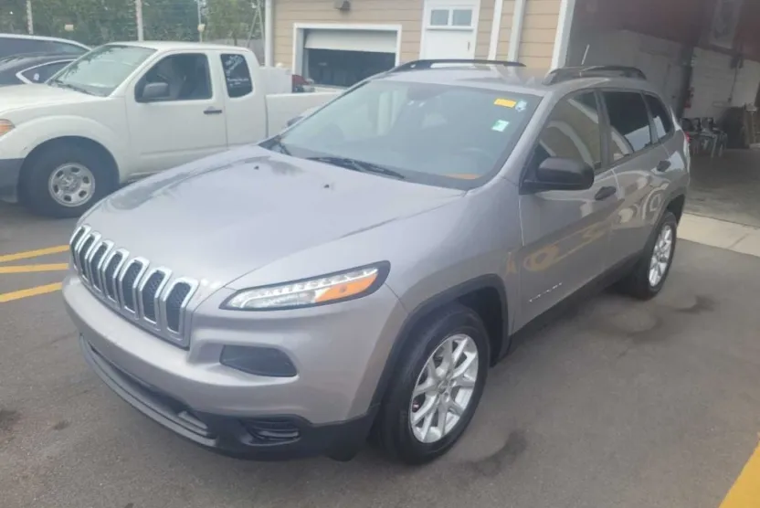 2017 Jeep Cherokee Sport photo 1