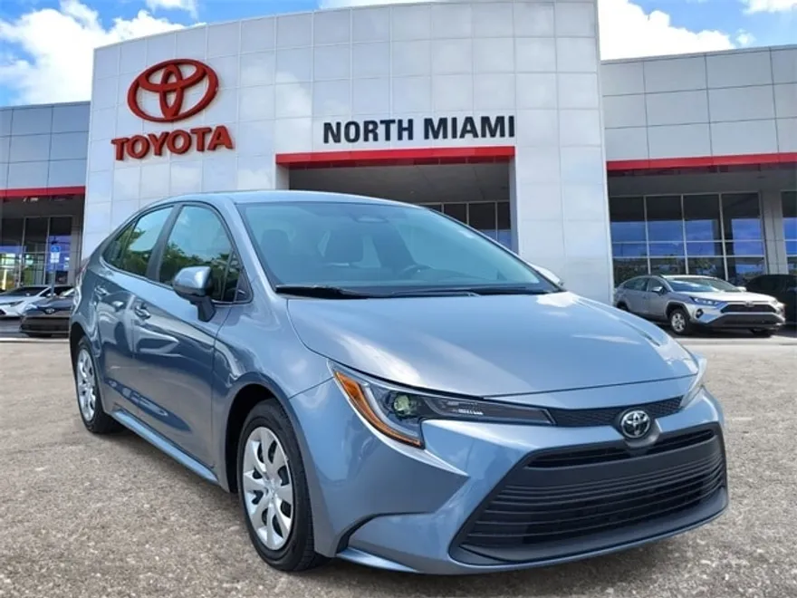 2024 Toyota Corolla LE photo 1