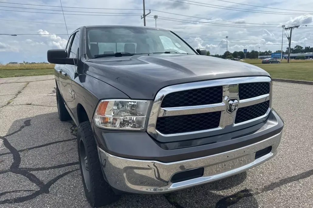 2016 Ram 1500 SLT photo 1