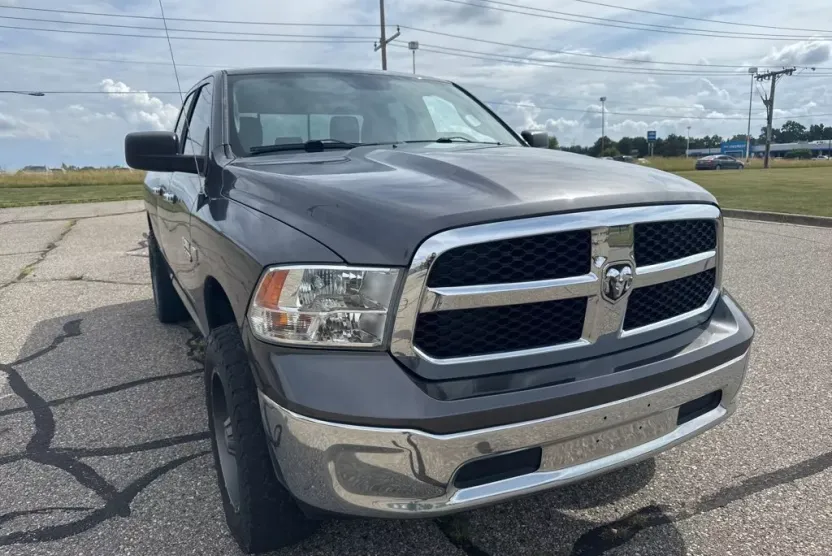 2016 Ram 1500 SLT photo 1