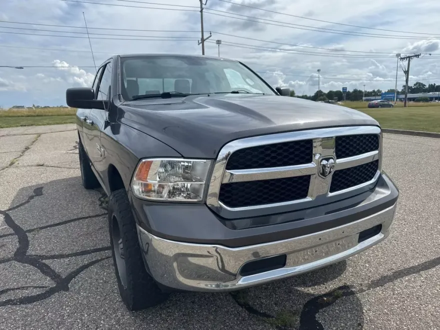 2016 Ram 1500 SLT photo 1