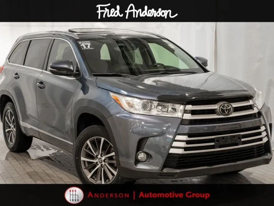 2017 Toyota Highlander XLE photo 1