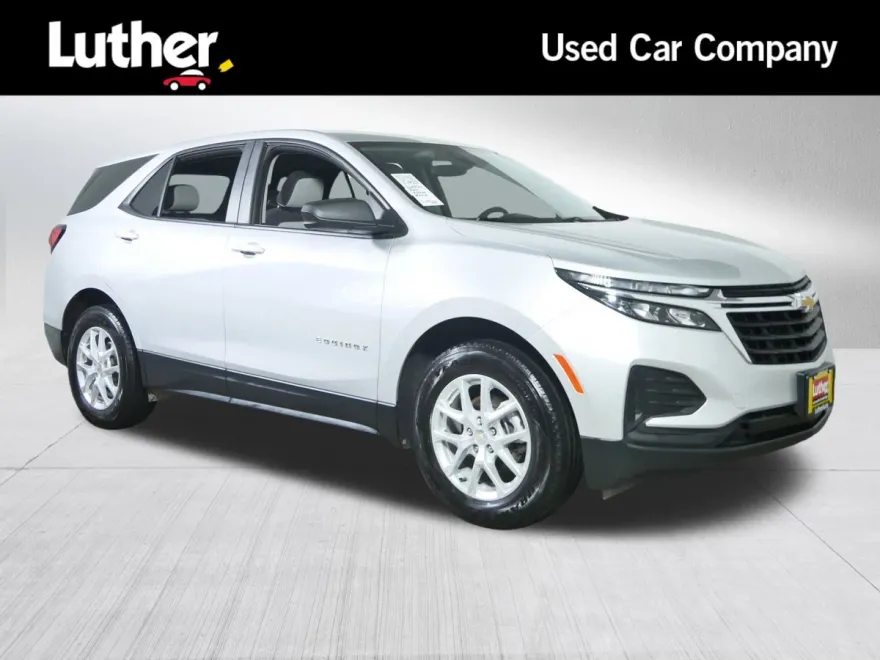 2022 Chevrolet Equinox LS photo 1