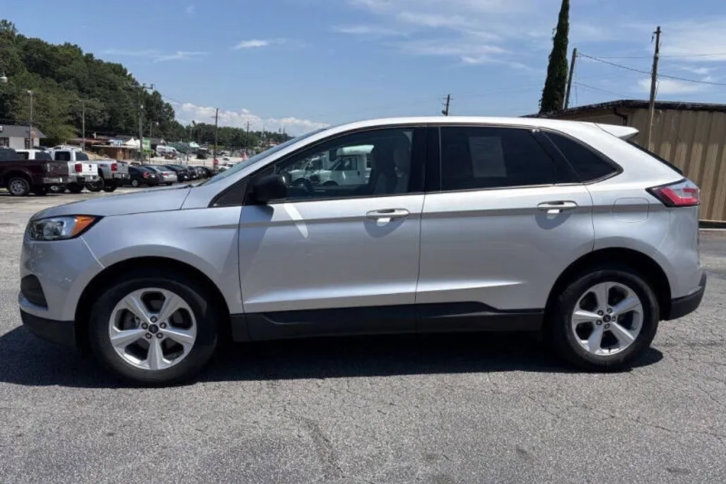 2019 Ford Edge SE photo 1