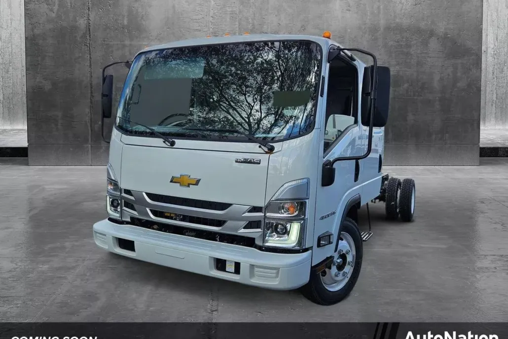 2025 Chevrolet Silverado 4500HD photo 1