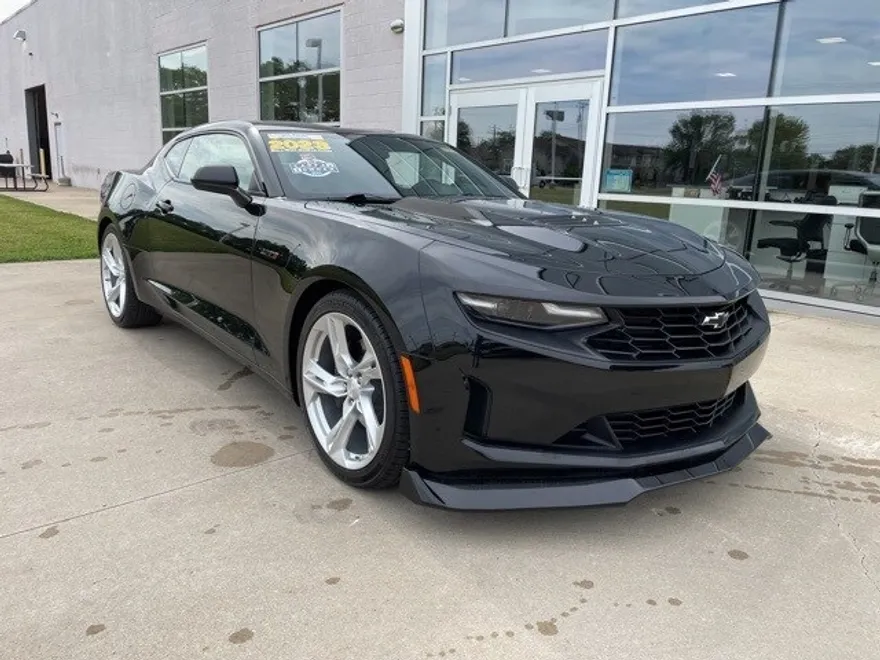 2023 Chevrolet Camaro LT1 photo 1