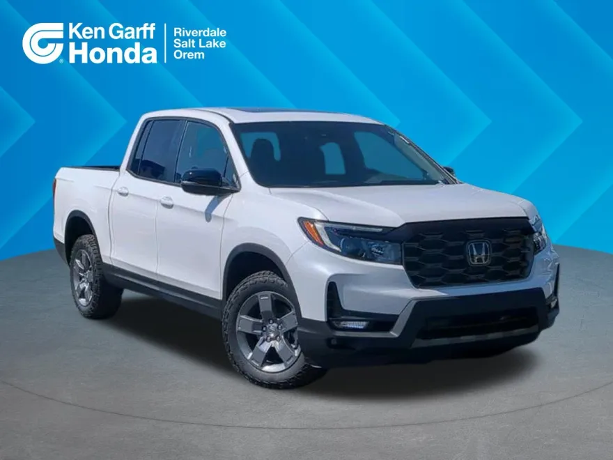2025 Honda Ridgeline TrailSport photo 1