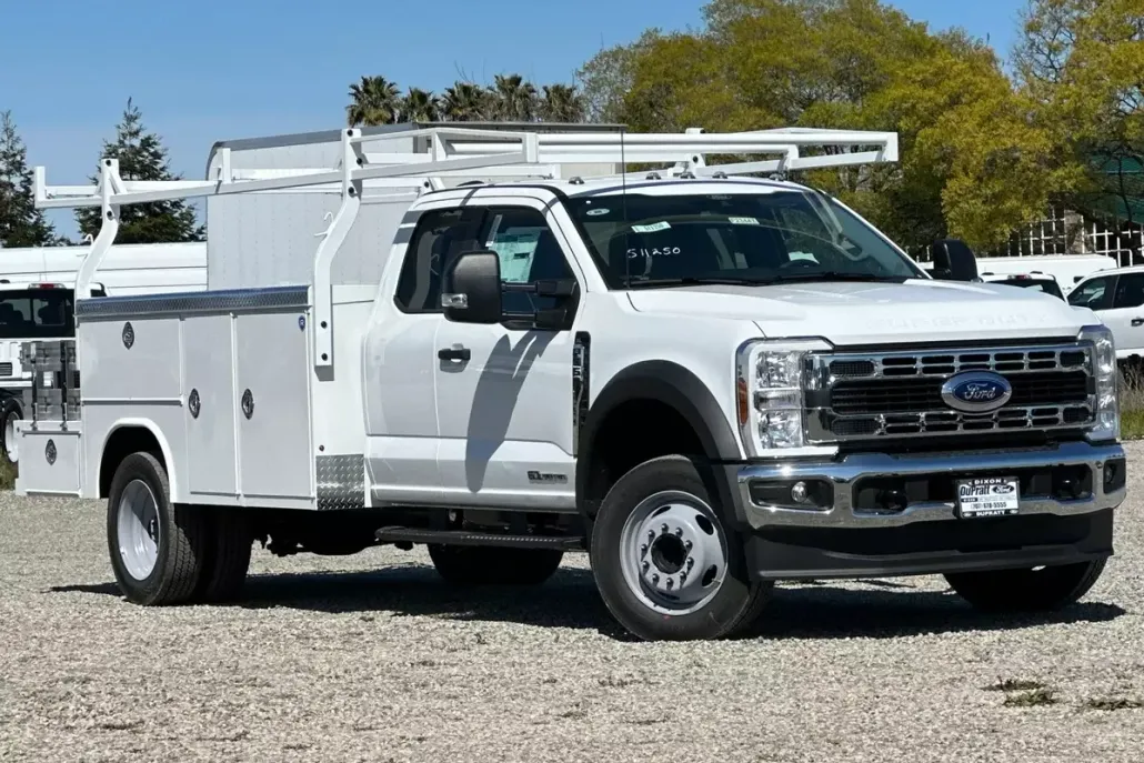 2024 Ford F-550 photo 1