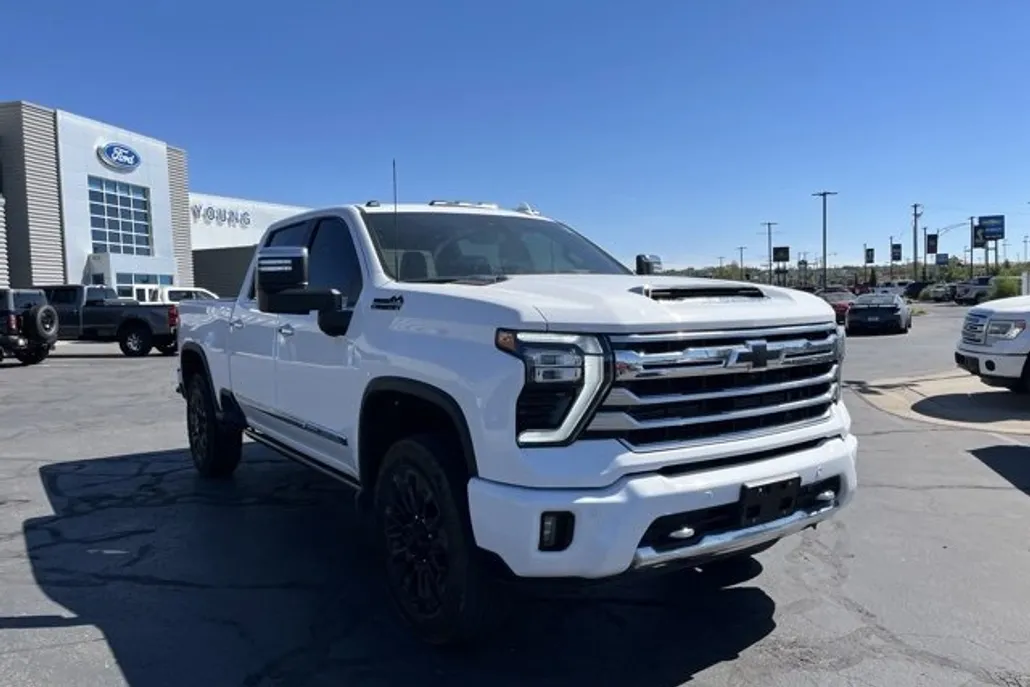 2024 Chevrolet Silverado 2500HD High Country photo 1