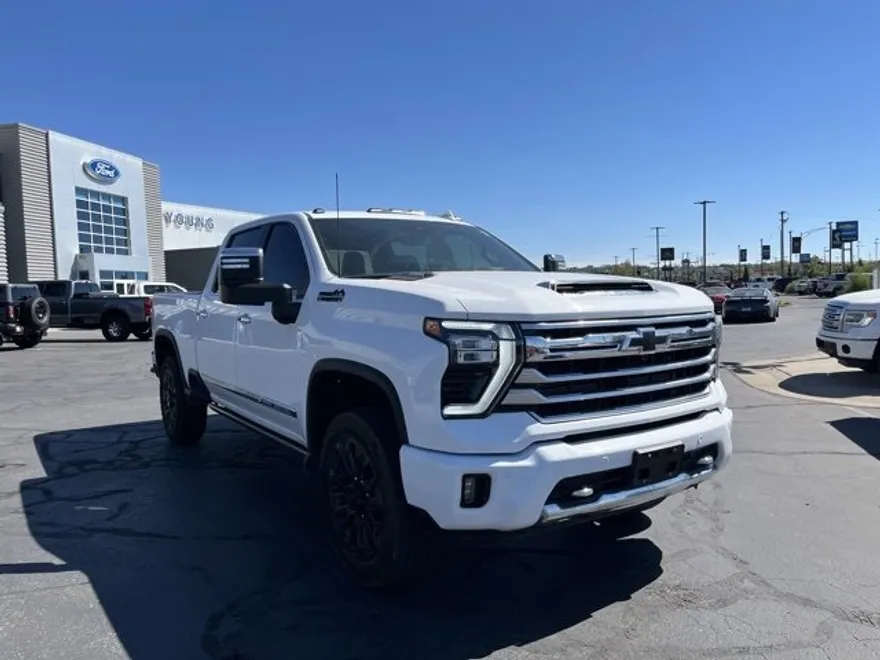 2024 Chevrolet Silverado 2500HD High Country photo 1