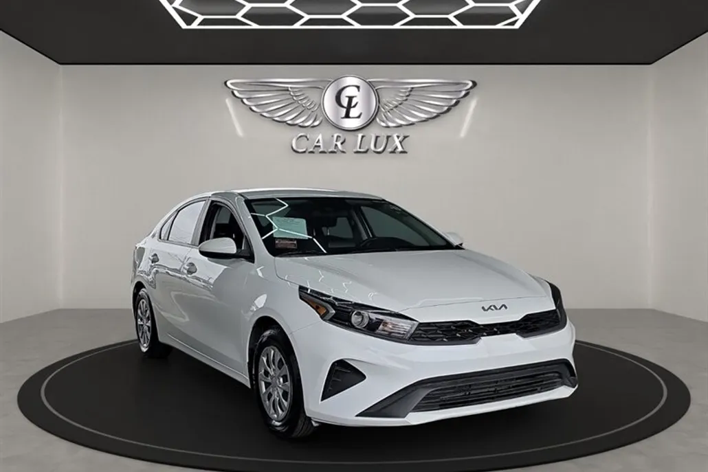 2024 Kia Forte LX photo 1
