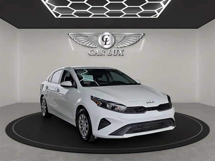 2024 Kia Forte LX photo 1
