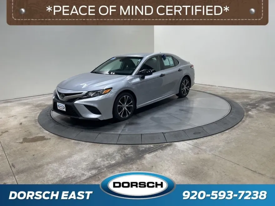 2020 Toyota Camry SE photo 1