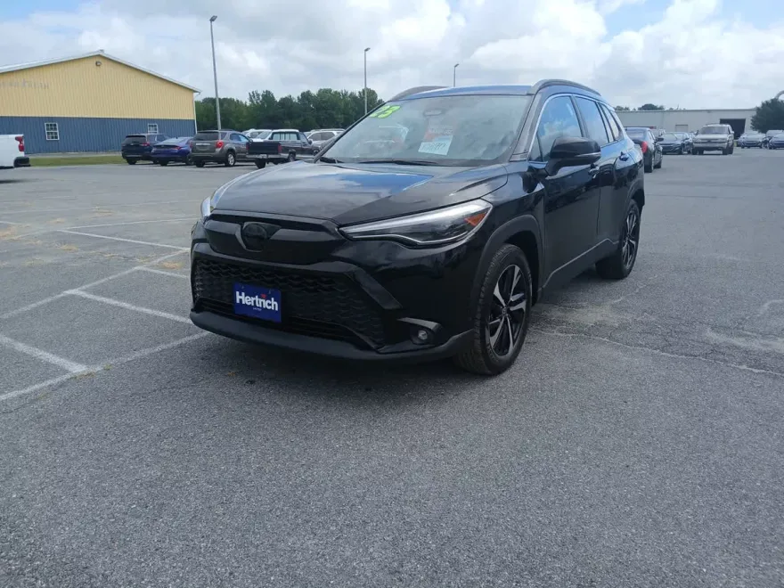 2023 Toyota Corolla Cross Hybrid XSE photo 1