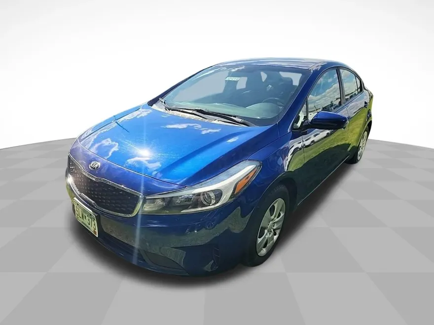 2017 Kia Forte LX Base photo 1