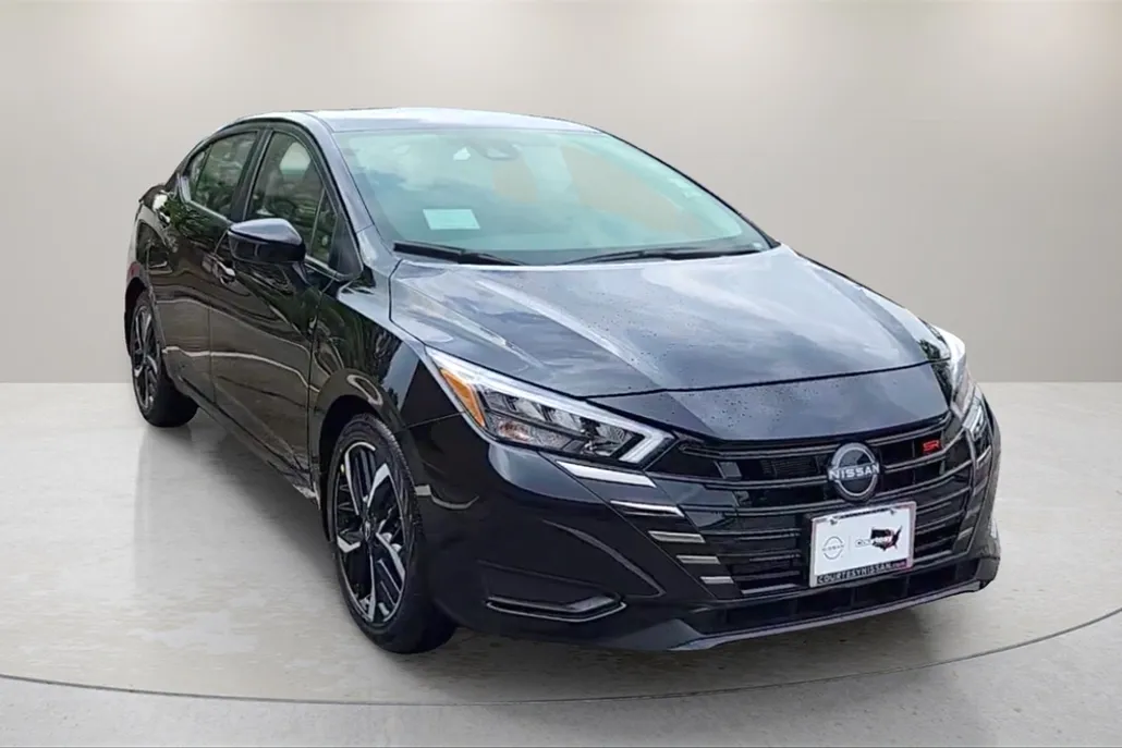2025 Nissan Versa SR photo 1