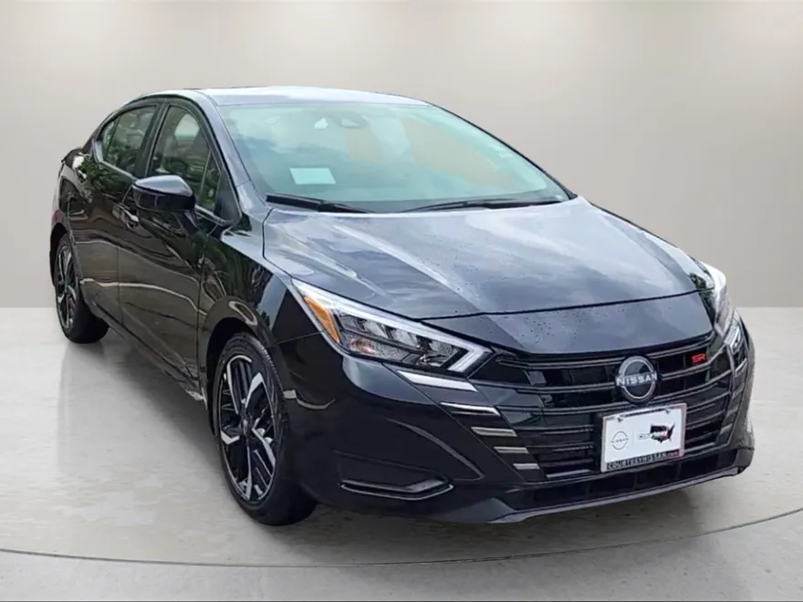 2025 Nissan Versa SR photo 1