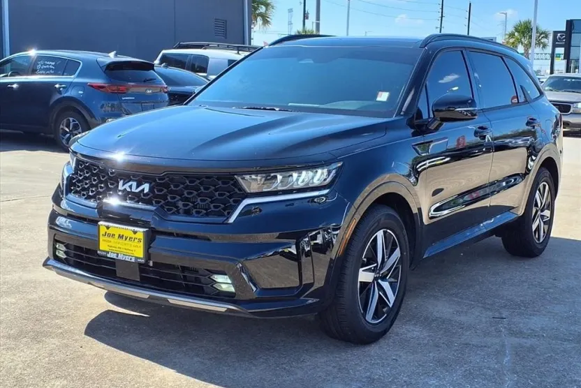 2023 Kia Sorento EX photo 1