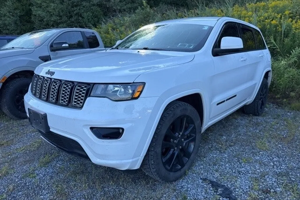 2018 Jeep Grand Cherokee Altitude photo 1