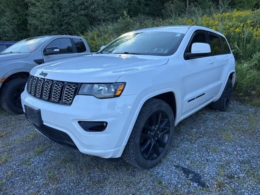 2018 Jeep Grand Cherokee Altitude photo 1