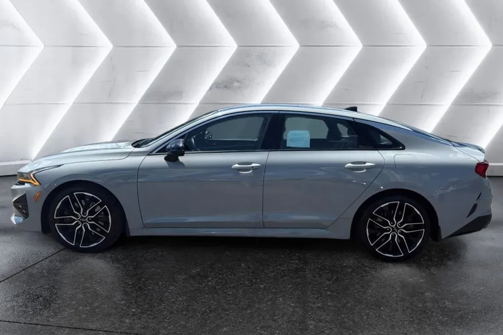 2023 Kia K5 GT photo 1
