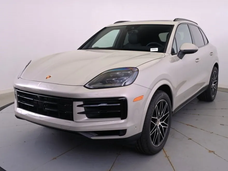 2025 Porsche Cayenne Base photo 1