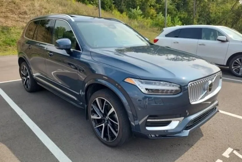 2024 Volvo XC90 Plus photo 1