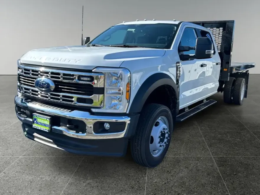 2025 Ford F-550 photo 1