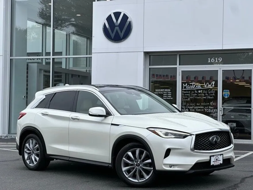 2021 Infiniti QX50 Luxe photo 1