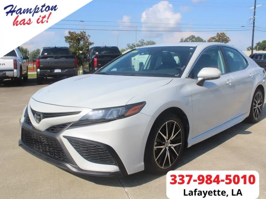 2023 Toyota Camry SE photo 1
